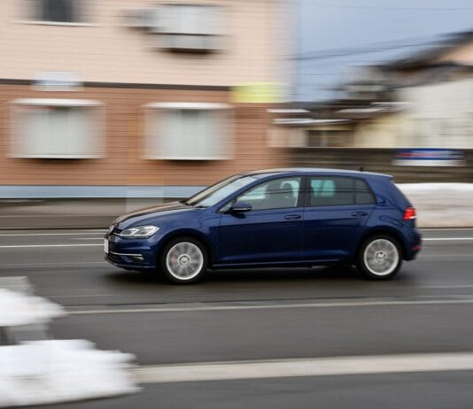 Czy można ćwiczyć jazdę z kimś z rodziny?